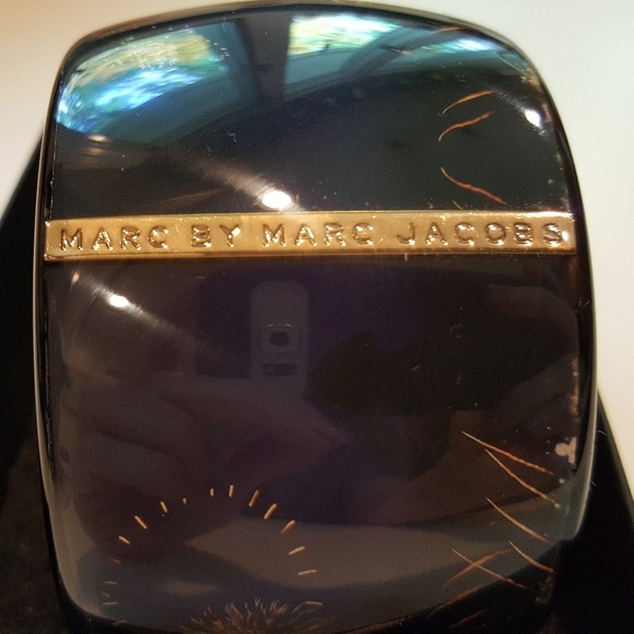 Marc Jacobs Jewelry - Marc Jacobs Lucite Bangle